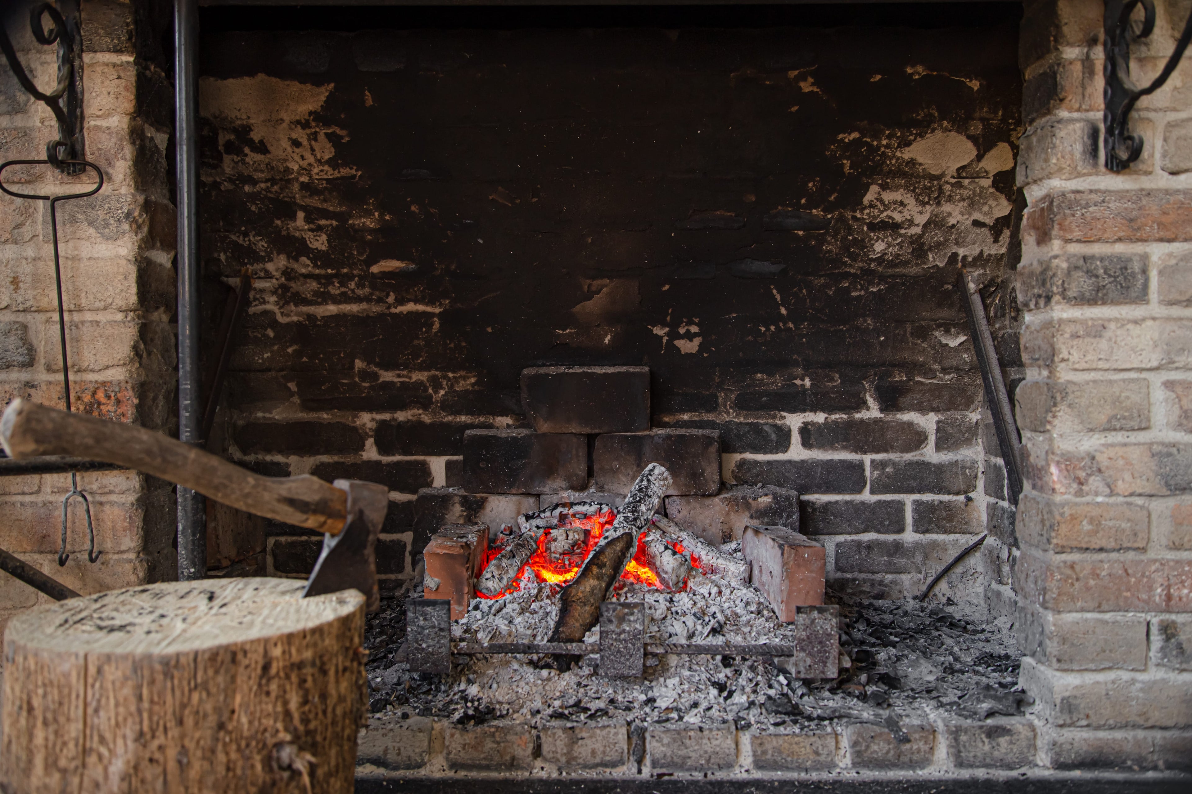 The Art and Science of Burning Firewood at Home - Wealden Firewood